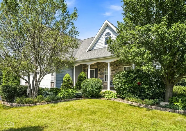 Photo 3 of Single family home for sale at 10918 Williams Ct, Woodstock, IL 60098 | MLS# 12767325 | Listing updated on 2026-09-30
