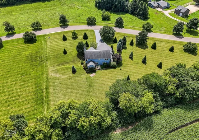 Photo 3 of Single family home for sale at 10918 Williams Ct, Woodstock, IL 60098 | MLS# 12767325 | Listing updated on 2026-09-30