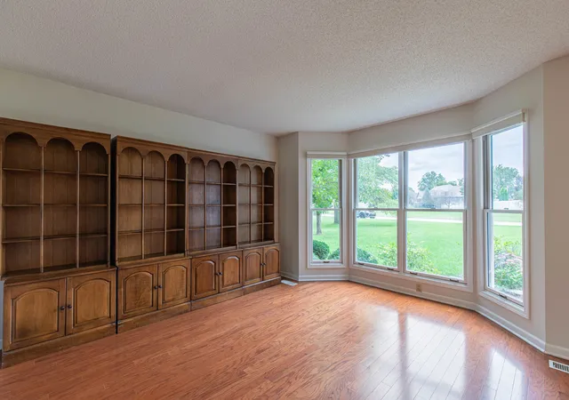 Photo 3 of Sale Pending at 3477 Sunset Dr, Spring Valley, IL 61362 | MLS# 12767332 | Listing updated on 2026-10-07
