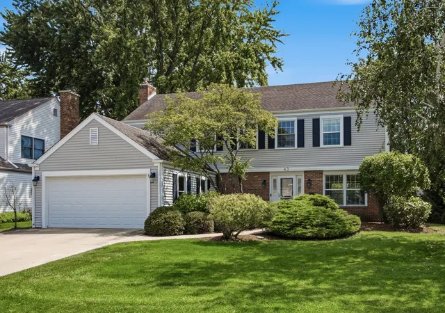 Photo 2 of Single family home for sale at 43 Dunham Pl, St. Charles, IL 60174 | MLS# 12767336 | Listing updated on 2026-09-24