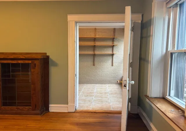 Photo 4 of Condo for sale at 4354 N Wolcott Ave #2, Chicago, IL 60613 | MLS# 12767340 | Listing updated on 2026-09-23