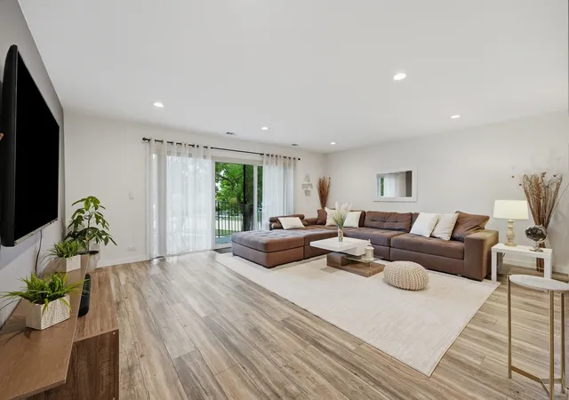 Photo 3 of Condo for sale at 1255 W Prospect Ave #101, Mount Prospect, IL 60056 | MLS# 12767357 | Listing updated on 2026-10-07