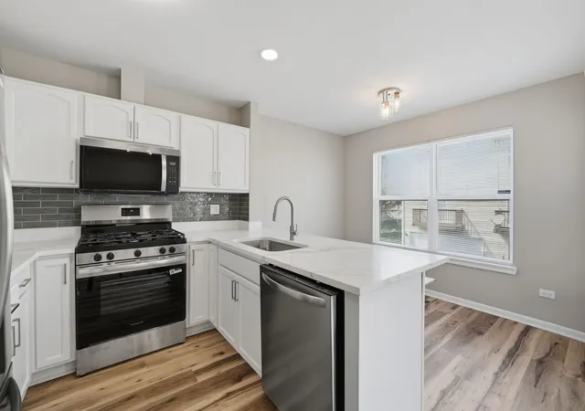Photo 3 of Townhouse for sale at 34308 N Goldenrod Rd, Round Lake, IL 60073 | MLS# 12767363 | Listing updated on 2026-10-06