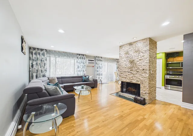 Photo 3 of Condo for sale at 500 Bayside Dr #6, Palatine, IL 60074 | MLS# 12767382 | Listing updated on 2026-09-23