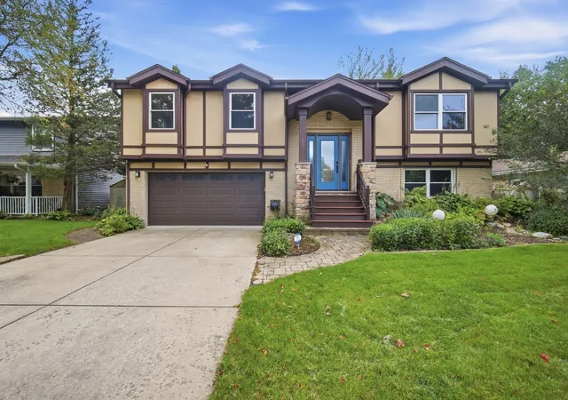 Single family home for sale at 135 W King Arthur Ct, Palatine, IL 60067 | MLS# 12767393