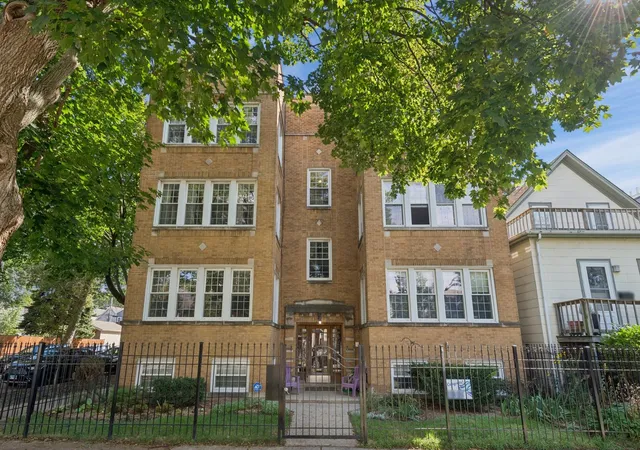 Condo for sale at 5125 N Claremont Ave #3S, Chicago, IL 60625 | MLS# 12767398