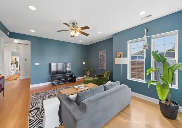 Photo 3 of Condo for sale at 5125 N Claremont Ave #3S, Chicago, IL 60625 | MLS# 12767398 | Listing updated on 2026-09-23