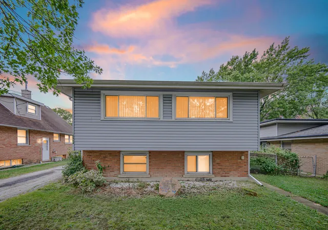 Single family home for sale at 16904 Old Elm Dr, Country Club Hills, IL 60478 | MLS# 12767399