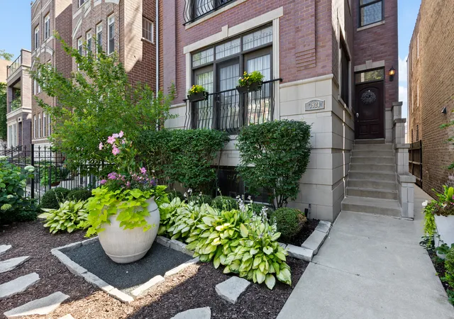 Photo 1 of Condo for sale at 3921 N Greenview Ave #1, Chicago, IL 60613 | MLS# 12767401 | Listing updated on 2026-09-23