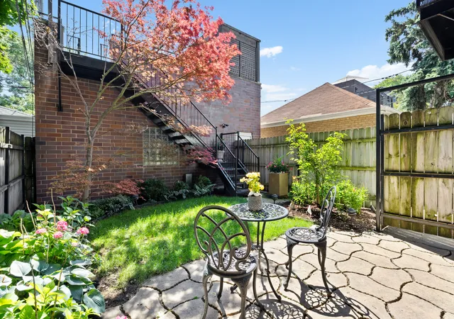 Photo 2 of Condo for sale at 3921 N Greenview Ave #1, Chicago, IL 60613 | MLS# 12767401 | Listing updated on 2026-09-23