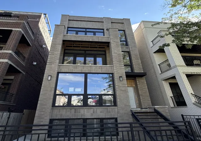 Listing Photo 1 - Condo for sale in building located at 2743 N Greenview Ave, Chicago, IL 60614 - Unit #1
