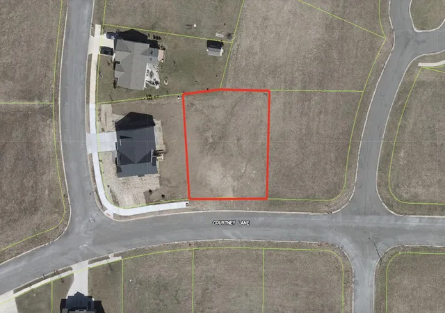 Photo 3 of Sale Pending at 910 Courtney Ln, Marengo, IL 60152 | MLS# 12767416 | Listing updated on 2026-10-05