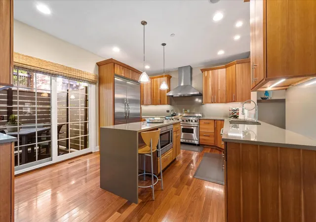 Listing Photo 4 - Condo for sale in building located at 930 Central Ave, Highland Park, IL 60035 - Unit #930