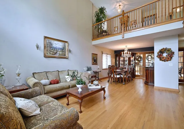 Photo 4 of Single family home for sale at 1739 Farwell Ave, Des Plaines, IL 60018 | MLS# 12767442 | Listing updated on 2026-10-07