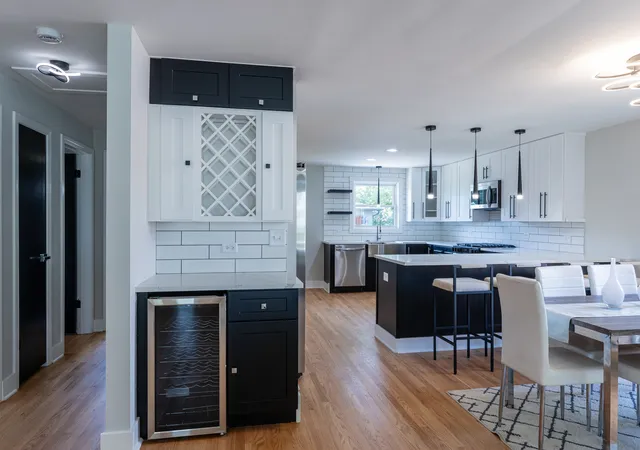Photo 3 of Single family home for sale at 210 S Wa Pella Ave, Mount Prospect, IL 60056 | MLS# 12767448 | Listing updated on 2026-09-23