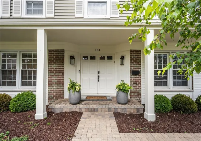 Photo 2 of Single family home for sale at 154 Willow Ave, Deerfield, IL 60015 | MLS# 12767449 | Listing updated on 2026-09-23