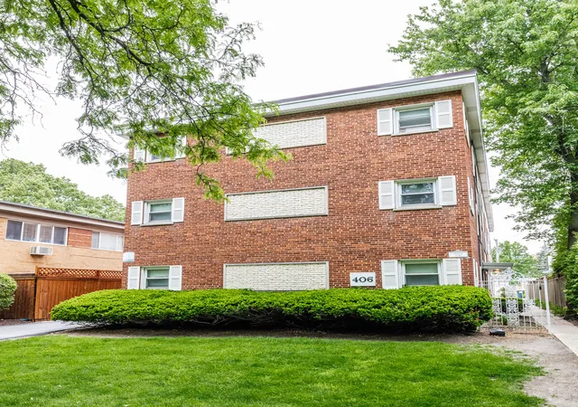 Photo 2 of Condo for sale at 406 Franklin Ave #1B, River Forest, IL 60305 | MLS# 12767452 | Listing updated on 2026-09-29