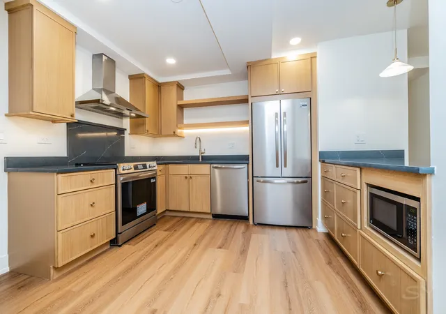 Photo 3 of Condo for sale at 406 Franklin Ave #1B, River Forest, IL 60305 | MLS# 12767452 | Listing updated on 2026-09-29