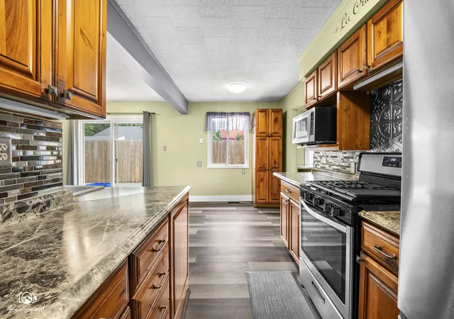 Photo 3 of Single family home for sale at 172 Lawton Ln, Bolingbrook, IL 60440 | MLS# 12767459 | Listing updated on 2026-09-30