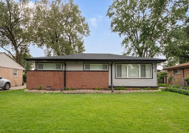 Photo 2 of Single family home for sale at 2829 Stafford Dr, Markham, IL 60428 | MLS# 12767466 | Listing updated on 2026-10-07