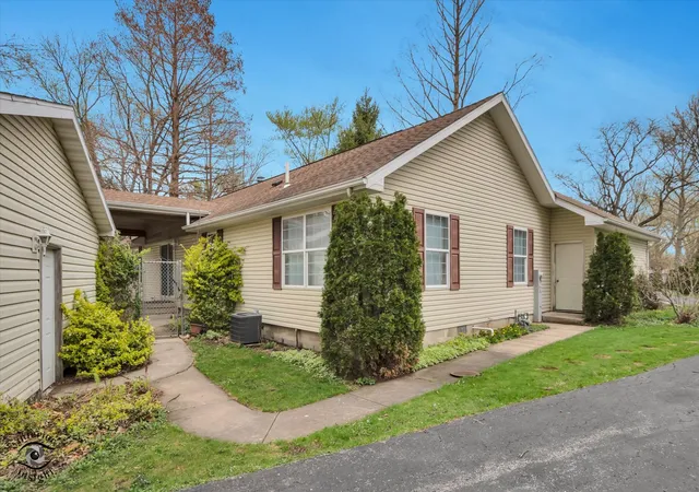 Photo 2 of Single family home for sale at 23336 S Kings Rd, Steger, IL 60475 | MLS# 12767468 | Listing updated on 2026-09-23