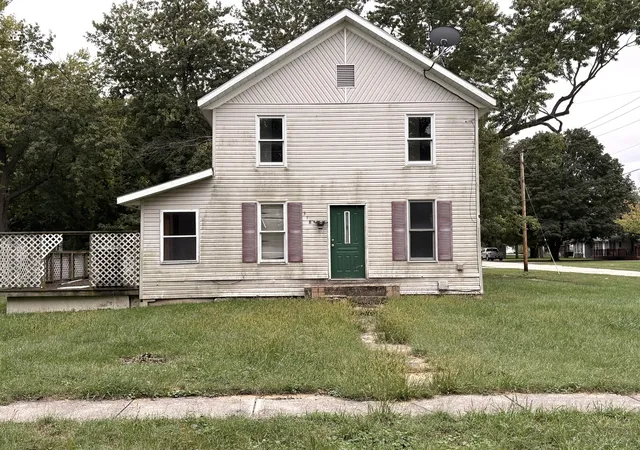 Photo 2 of Single family home for sale at 318 W Jefferson St, Gardner, IL 60424 | MLS# 12767469 | Listing updated on 2026-10-08
