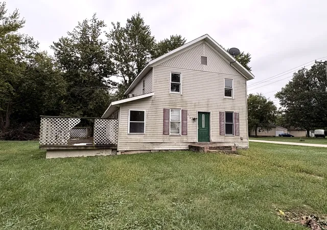 Photo 3 of Single family home for sale at 318 W Jefferson St, Gardner, IL 60424 | MLS# 12767469 | Listing updated on 2026-10-08