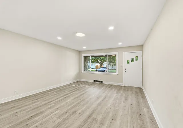 Photo 3 of Single family home for sale at 1209 Colorado Ave, Joliet, IL 60435 | MLS# 12767486 | Listing updated on 2026-10-10