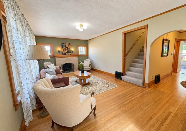 Photo 3 of Single family home for sale at 20 S Julian St, Naperville, IL 60540 | MLS# 12767488 | Listing updated on 2026-10-08