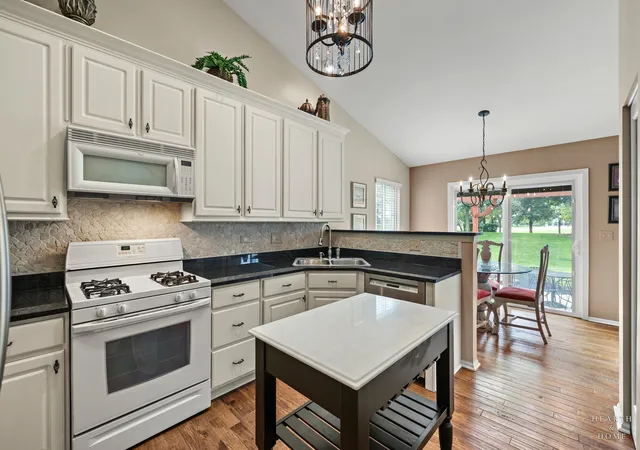Photo 4 of Single family home for sale at 1352 Evergreen Ln, Pingree Grove, IL 60140 | MLS# 12767494 | Listing updated on 2026-10-06
