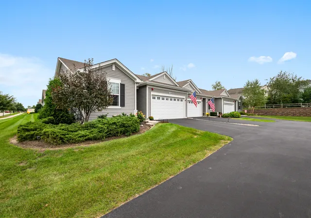 Photo 2 of Townhouse for sale at 230 Sussex Ct, North Aurora, IL 60542 | MLS# 12767496 | Listing updated on 2026-10-01