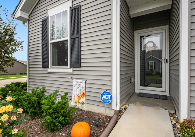Photo 3 of Townhouse for sale at 230 Sussex Ct, North Aurora, IL 60542 | MLS# 12767496 | Listing updated on 2026-10-01