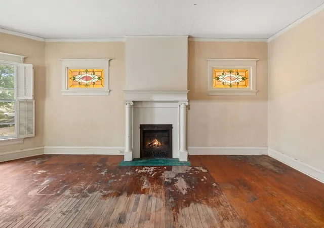 Photo 3 of Sale Pending at 1435 W Glenlake Ave, Chicago, IL 60660 | MLS# 12767497 | Listing updated on 2026-10-07