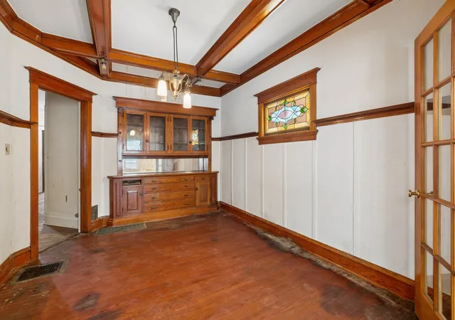 Photo 4 of Sale Pending at 1435 W Glenlake Ave, Chicago, IL 60660 | MLS# 12767497 | Listing updated on 2026-10-07