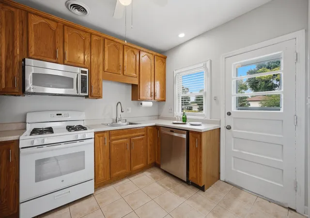 Photo 1 of Single family home for sale at 22 55th Street, Downers Grove, IL 60515 | MLS# 12767501 | Listing updated on 2026-10-08