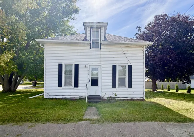 Single family home for sale at 402 SW 3rd Street, Aledo, IL 61231 | MLS# 12767503