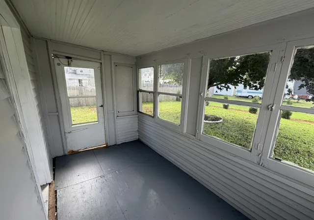Photo 3 of Single family home for sale at 402 SW 3rd Street, Aledo, IL 61231 | MLS# 12767503 | Listing updated on 2026-09-30