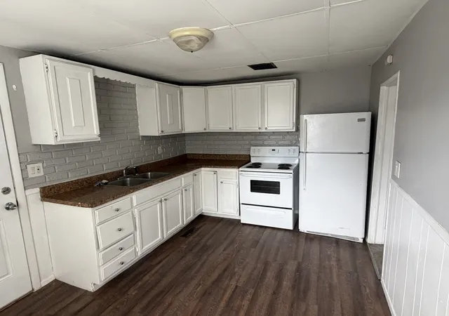 Photo 4 of Single family home for sale at 402 SW 3rd Street, Aledo, IL 61231 | MLS# 12767503 | Listing updated on 2026-09-30