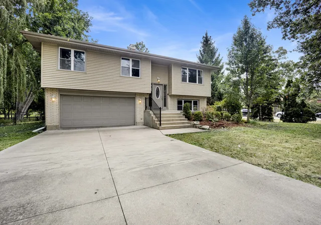 Single family home for sale at 1s705 Eisenhower Rd, Oakbrook Terrace, IL 60181 | MLS# 12767514