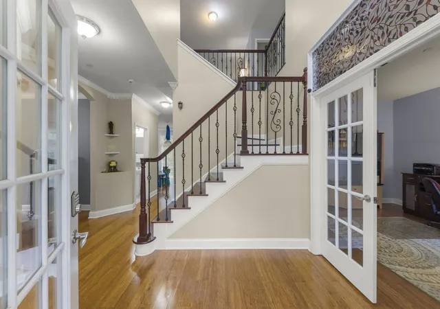 Photo 2 of Single family home for sale at 5961 Mackinac Ln, Hoffman Estates, IL 60192 | MLS# 12767523 | Listing updated on 2026-09-24