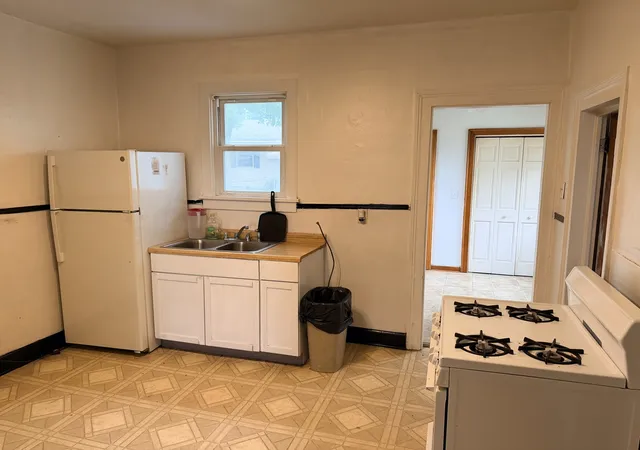 Photo 3 of Single family home for sale at 403 E 9th Street, Peru, IL 61354 | MLS# 12767524 | Listing updated on 2026-10-05