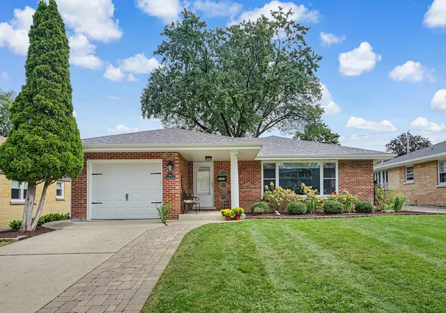 Photo 1 of Single family home for sale at 3967 Western Ave, Western Springs, IL 60558 | MLS# 12767526 | Listing updated on 2026-09-23