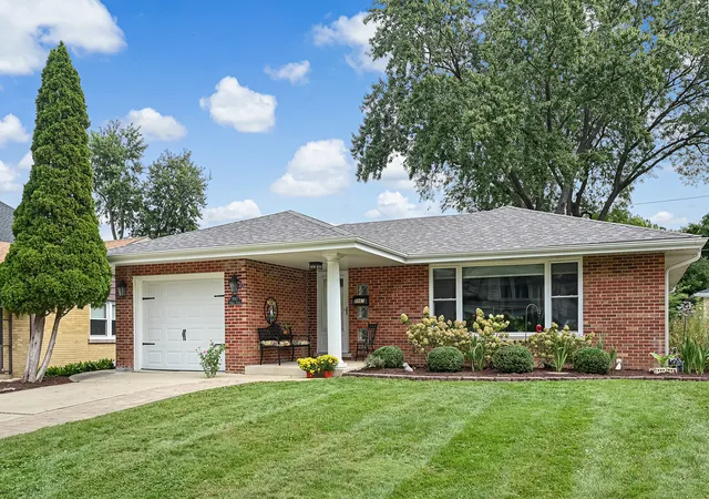 Photo 2 of Single family home for sale at 3967 Western Ave, Western Springs, IL 60558 | MLS# 12767526 | Listing updated on 2026-09-23