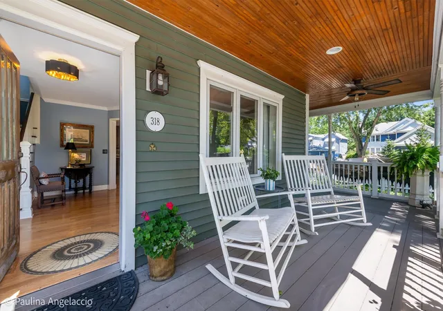 Photo 1 of Single family home for sale at 318 W Lake St, Barrington, IL 60010 | MLS# 12767529 | Listing updated on 2026-09-23
