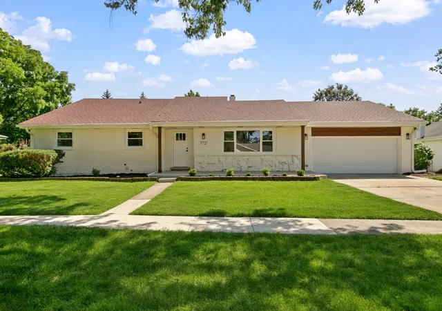 Photo 1 of Single family home for sale at 7721 Stevens St, Darien, IL 60561 | MLS# 12767540 | Listing updated on 2026-09-23