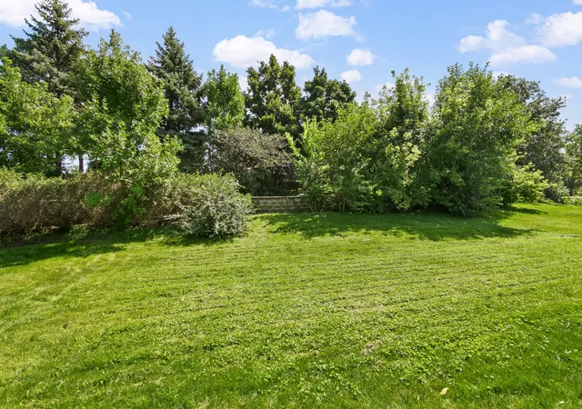 Photo 3 of Single family home for sale at 7721 Stevens St, Darien, IL 60561 | MLS# 12767540 | Listing updated on 2026-09-23
