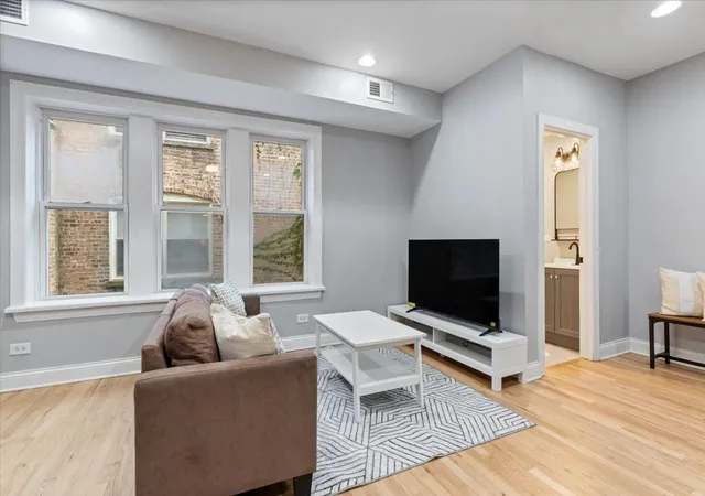 Photo 3 of Condo for sale at 6812 N Wayne Ave #3E, Chicago, IL 60626 | MLS# 12767542 | Listing updated on 2026-09-24