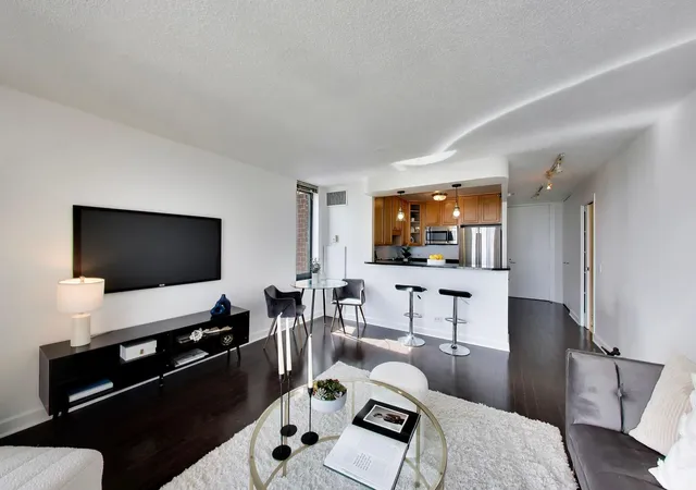 Photo 4 of Condo for sale at 3660 N Lake Shore Dr #3307, Chicago, IL 60613 | MLS# 12767544 | Listing updated on 2026-10-07