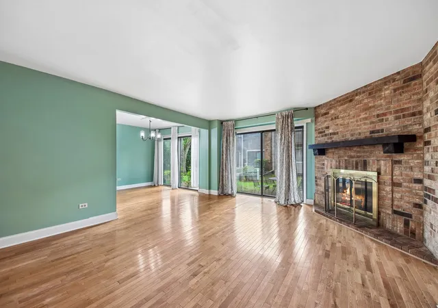 Photo 4 of Townhouse for sale at 105 W Dover Dr, Mount Prospect, IL 60056 | MLS# 12767548 | Listing updated on 2026-09-29