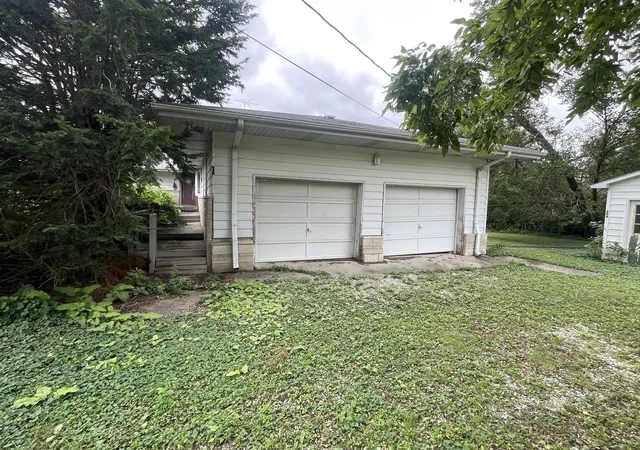 Photo 1 of Single family home for sale at 202 S Cider St, Sadorus, IL 61872 | MLS# 12767552 | Listing updated on 2026-10-04